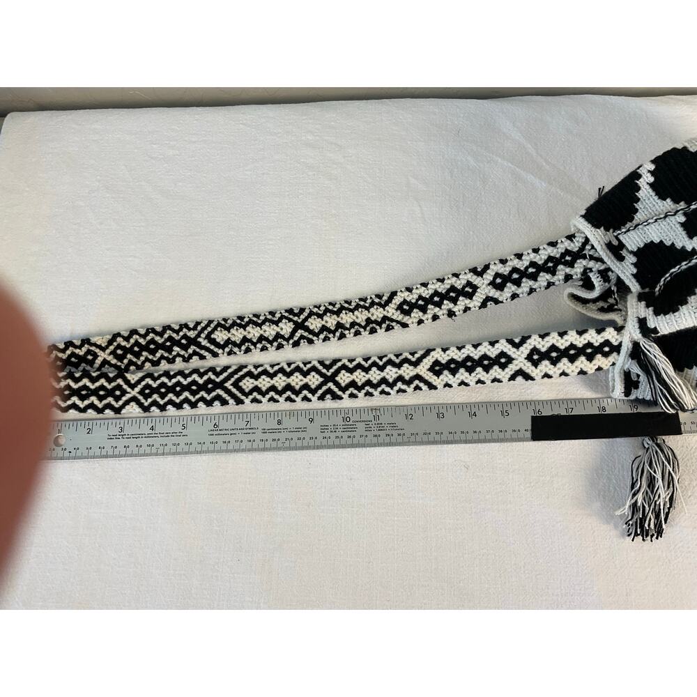 Handmade Wayuu Mochila Crossbody Bucket Bag Black White Crochet Woven Tassel - Picture 10 of 11